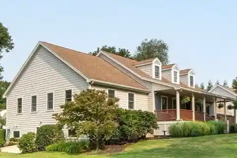 Tranquil Retreat with Expansive Deck and Views