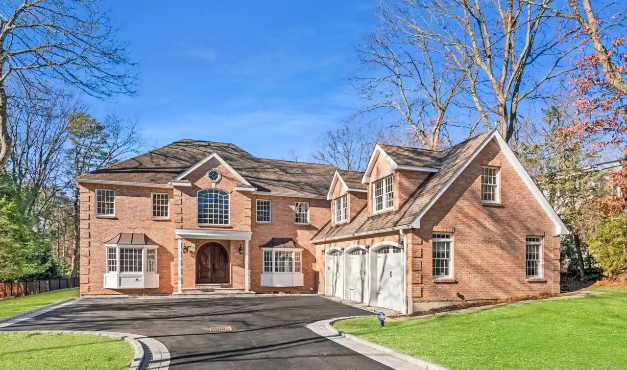 Remodeled Post-modern Colonial Home in Smithtown Pines