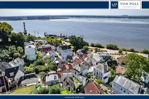 Old Building Charm Meets Elbe Panorama