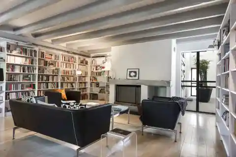 Seamless Blend of Past and Present