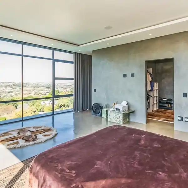 RECENTLY BUILT HOME IN THE PRESTIGIOUS NORTHCLIFF AREA