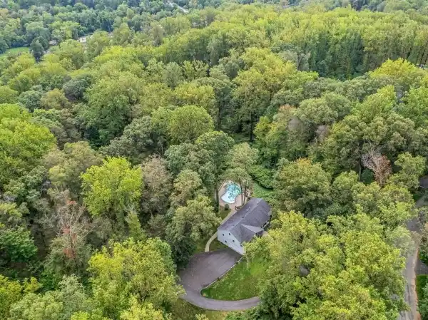 CHARMING MID-CENTURY ELEVATED RANCH