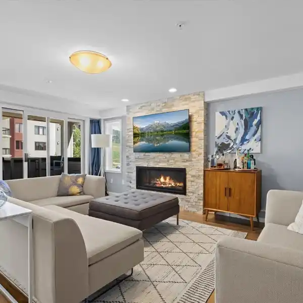 UPDATED SLOPESIDE CONDO