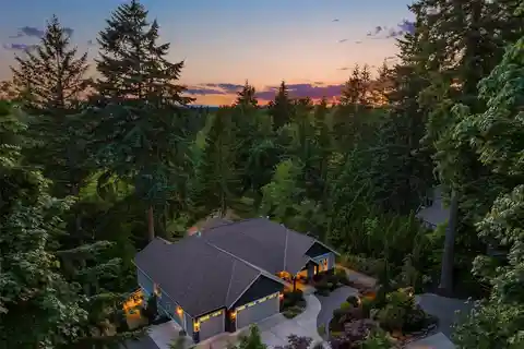 Custom Home on 6.29 Private Acres