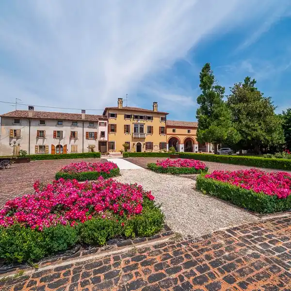 HISTORIC 1460 VILLA WITH FRESCOES IN SORGà, VERONA