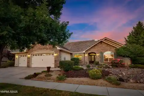 Luxury Living in Red Hawk Golf Community