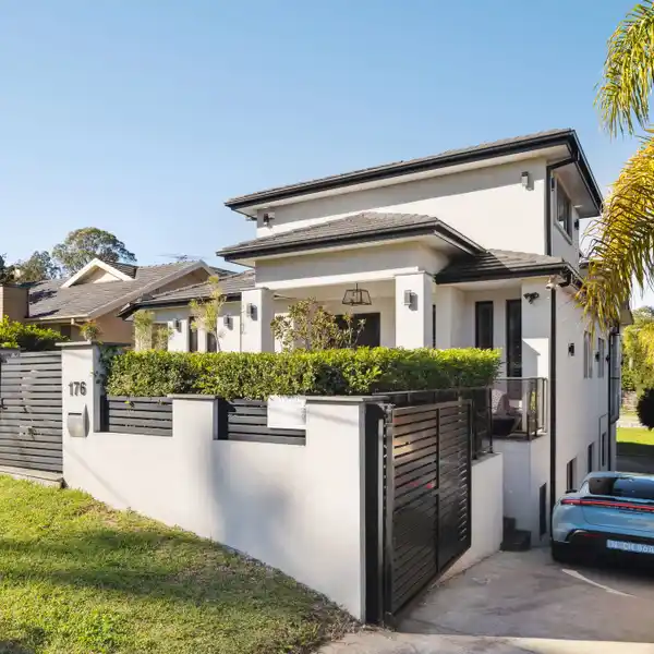 SPACE AND COMFORT WITH OUTSTANDING POTENTIAL