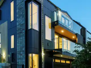 Sophisticated Townhouse with Lift