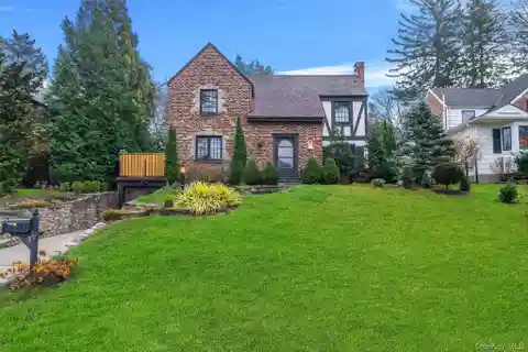 Exceptional Tudor in Strathmore
