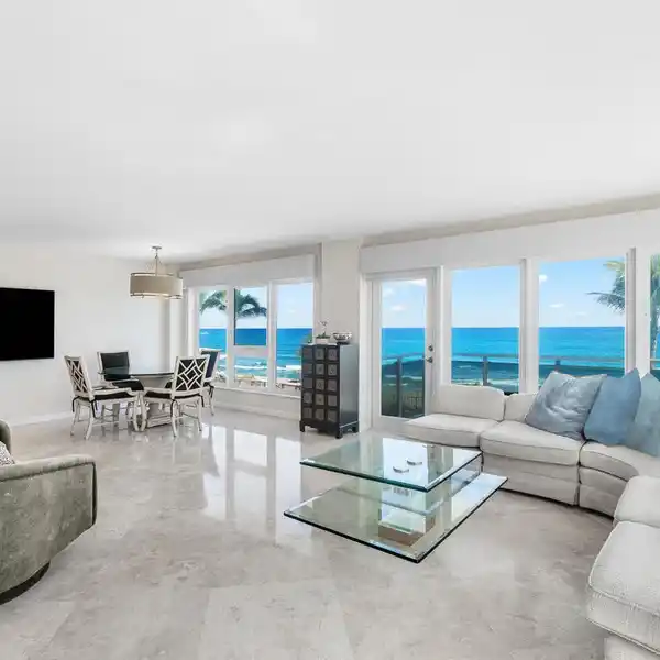 BRIGHT LUXURY RESIDENCE WITH AMAZING OCEAN VIEWS