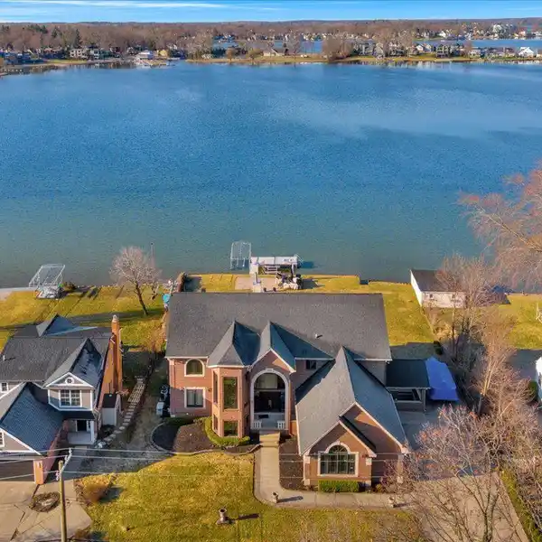 AMAZING OPPORTUNITY ON SYLVAN LAKE