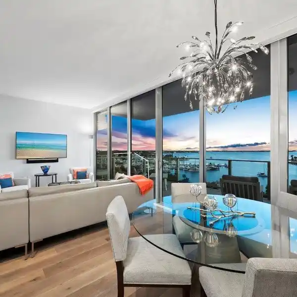 ELEVATED LIVING WITH UNRIVALED BAYFRONT VISTAS