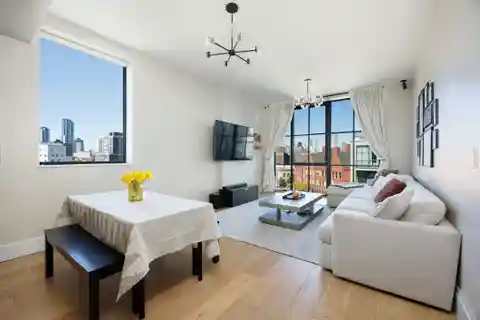 Large 3-Bedroom with Floor-To-Ceiling Windows