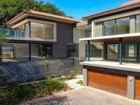 CONTEMPORARY ELEGANCE AND STYLE