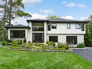 Stunning New Build  on 1.35 Acres in Palos Park