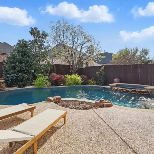 STUNNING HOME IN SHADDOCK CREEK ESTATES