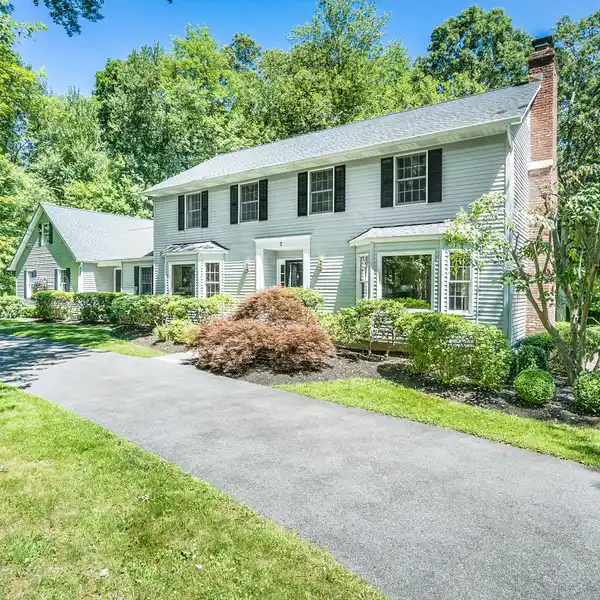 ELEGANT COLONIAL ON TWO PICTURESQUE ACRES