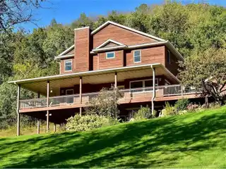Beautiful Cedar House on the Hill