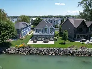 Fabulous Coastal Vibe on Lake Erie