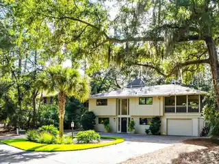 Charming Sea Pines Cottage Steps from the Beach