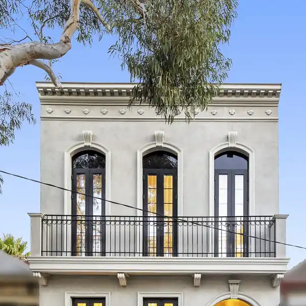 EXQUISITE TURNKEY RESIDENCE