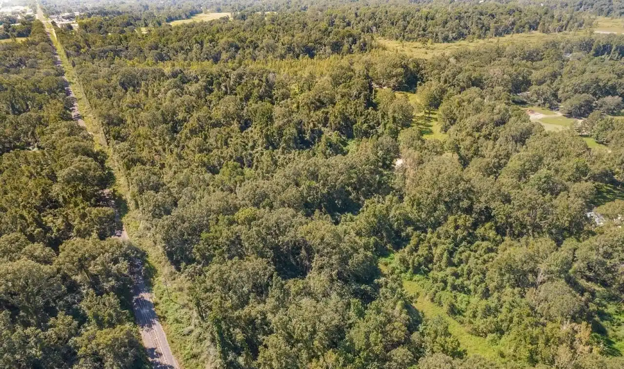 26 Acres - Family Compound Opportunity