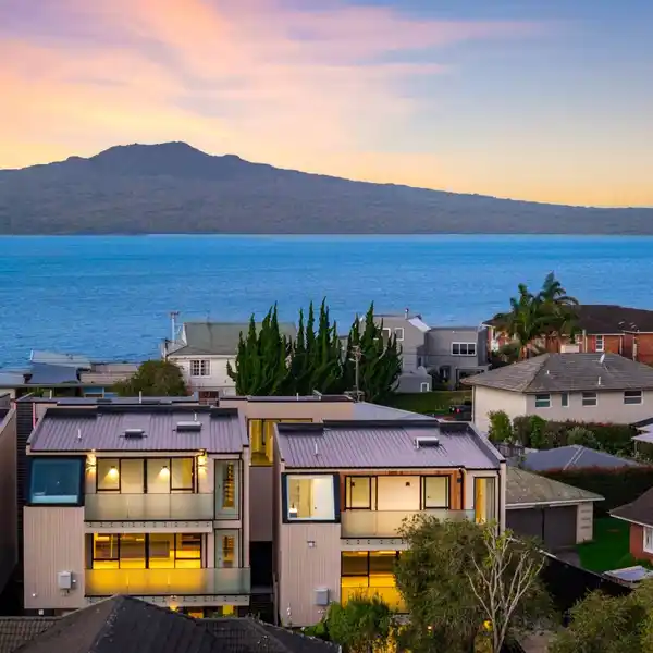 ARCHITECTURAL ELEGANCE MEETS NORTH SHORE BEACHSIDE BLISS