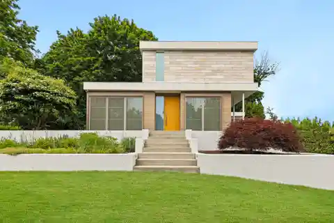 Stylish Modern Oasis