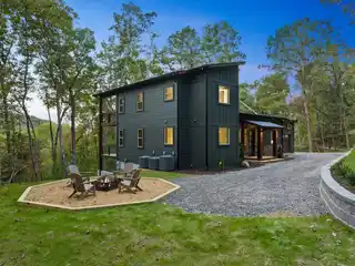 Stunning Mountain Modern with Year-Round Views