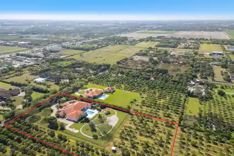 Five Acres in North Redland