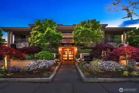 Luxury Living in Premier Waters Edge
