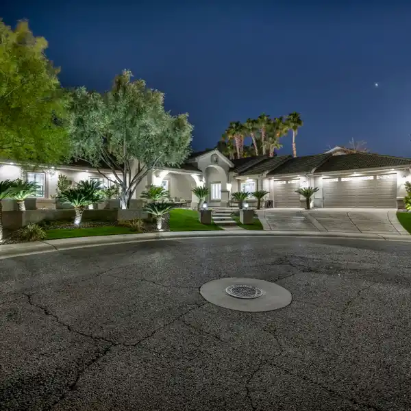 HILLSBORO CHARM MEETS CITY SWAGGER