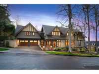 MASTERFULLY DESIGNED PORTLAND HEIGHTS CRAFTSMAN