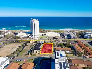 Rare Retreat in a Chic Coastal Suburb