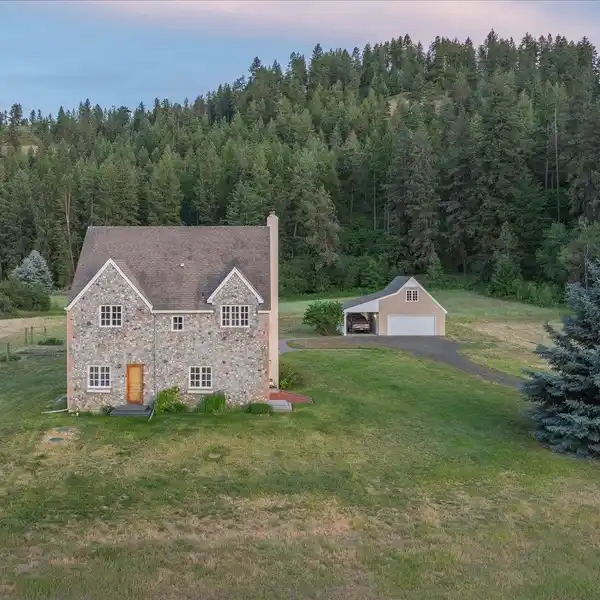 THE BEST OF COUNTRY LIVING