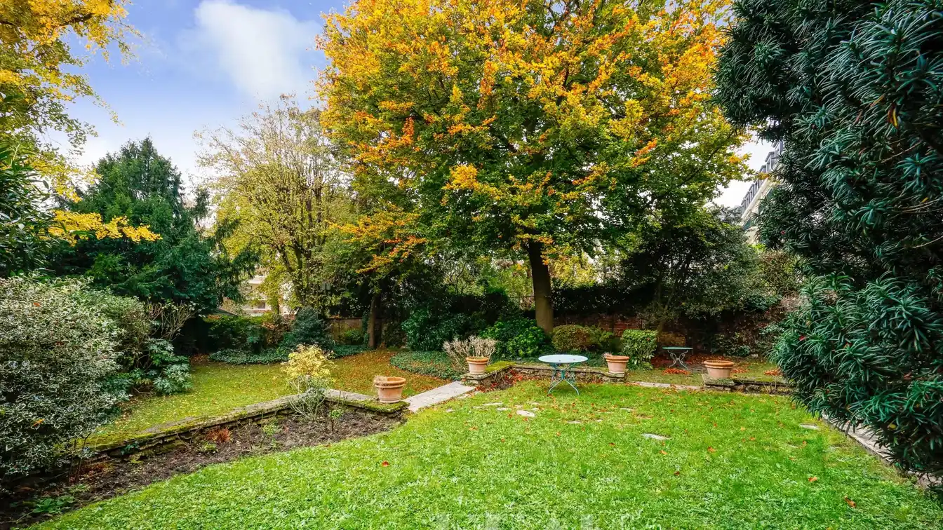 Spacious Millstone-built Property in a Leafy Setting