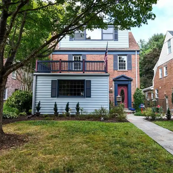 ELEGANT RESIDENCE IN AMERICAN UNIVERSITY PARK