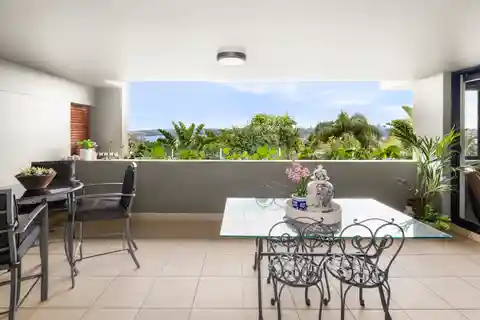 Harbourview Elegance in Exclusive Seaforth Village