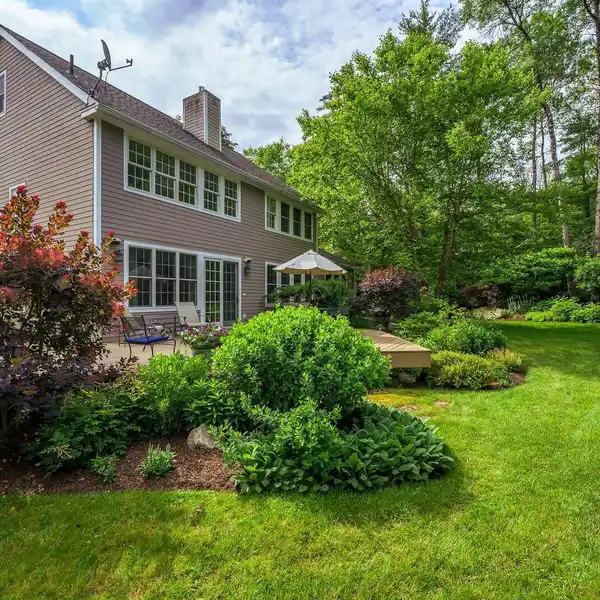 CLASSIC ARCHITECTURE WITH CONTEMPORARY ELEGANCE