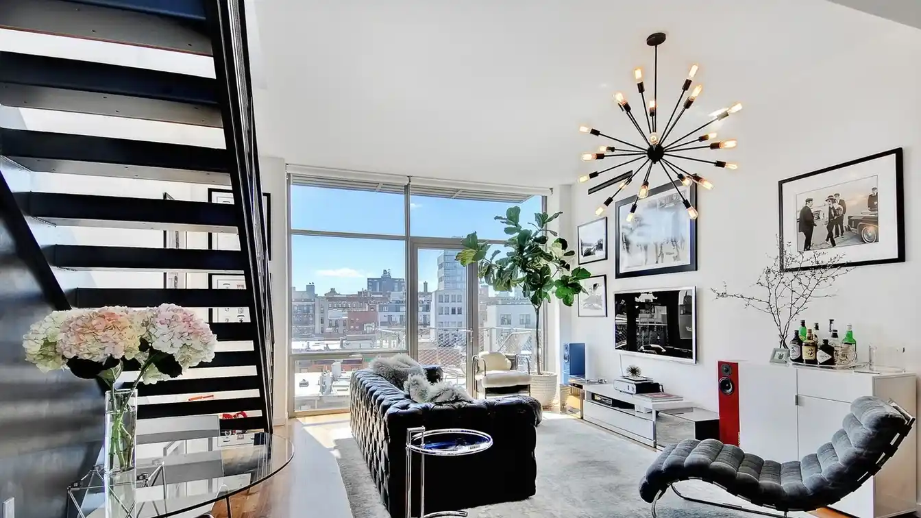 Stunning Views from Floor to Ceiling 