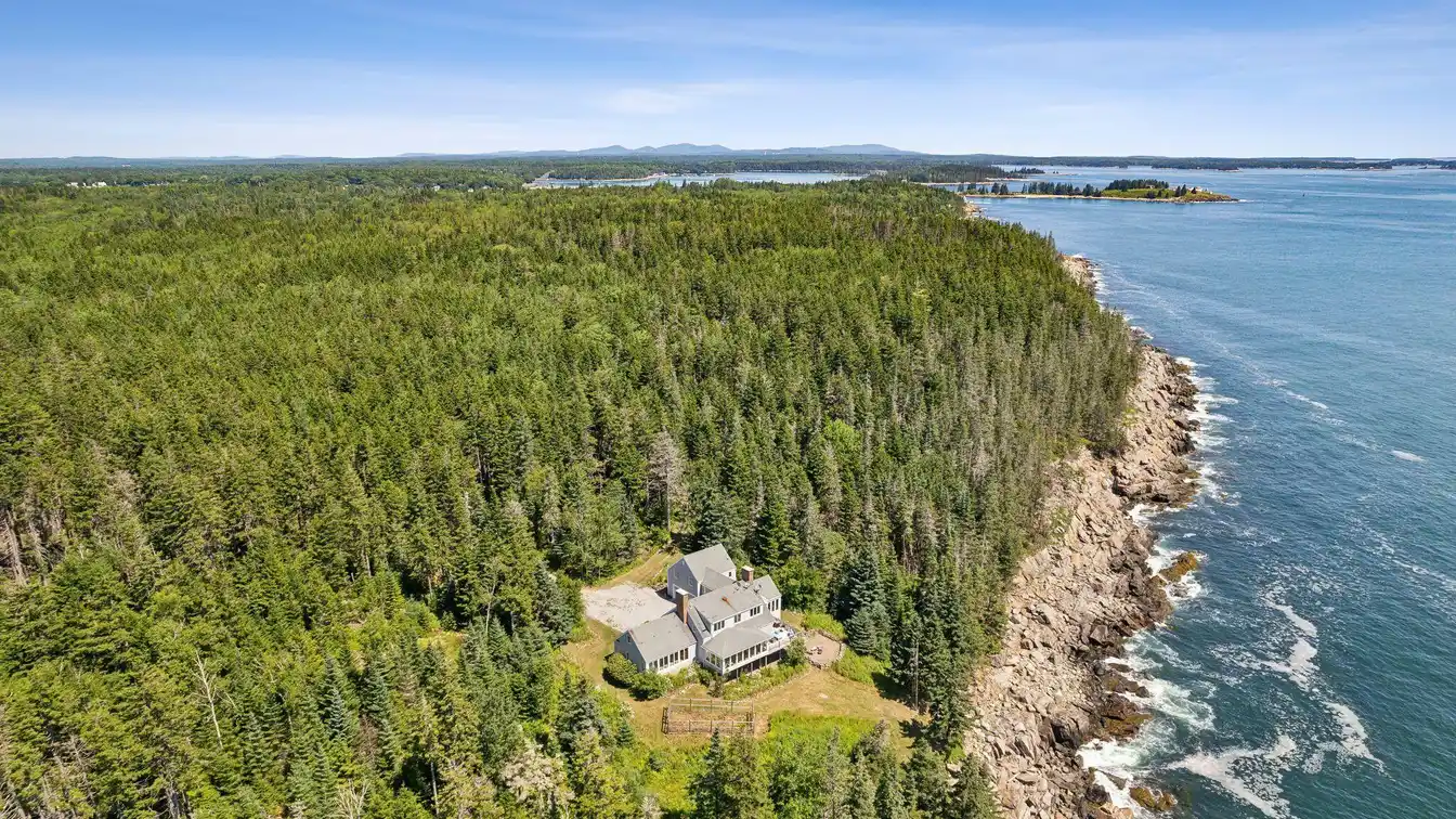 Quintessential Maine Retreat