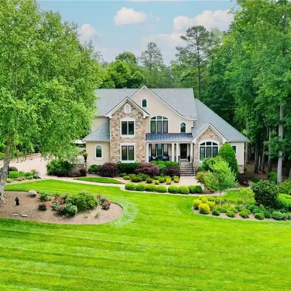 LAKESIDE LIVING WITH DESIGNER FINISHES THROUGHOUT