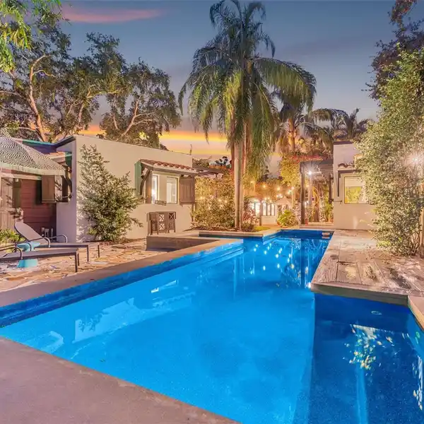 TRANQUIL WATERFRONT LIVING WITH SEPARATE GUEST CASITA