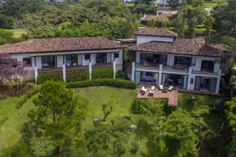 Warm Contemporary Gem Nestled in the Mountains of Escazú