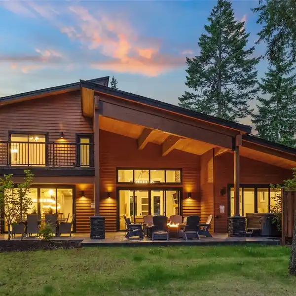 THE PINNACLE OF MOUNTAIN LUXURY