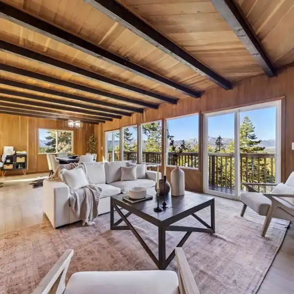 WHERE MID-CENTURY MEETS MOUNTAIN MODERN