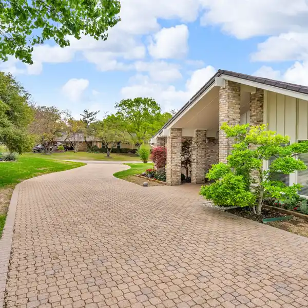 LUXURY HOME IN NORTHWOOD HILLS ESTATES