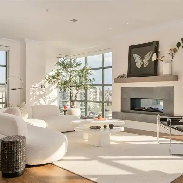 REMODELED CORNER CONDOMINIUM AT RIVERFRONT TOWER