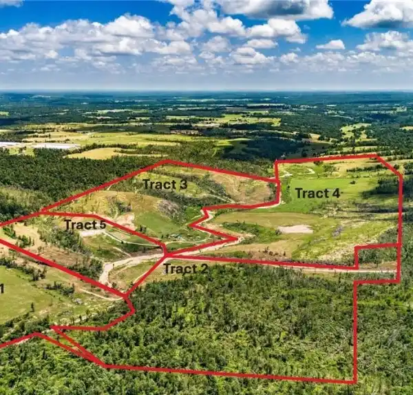 NEW HOME IN A PICTURESQUE SETTING