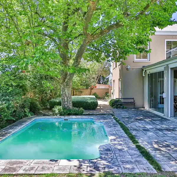 VERSATILE DUAL-LIVING HOME ON A CORNER PLOT